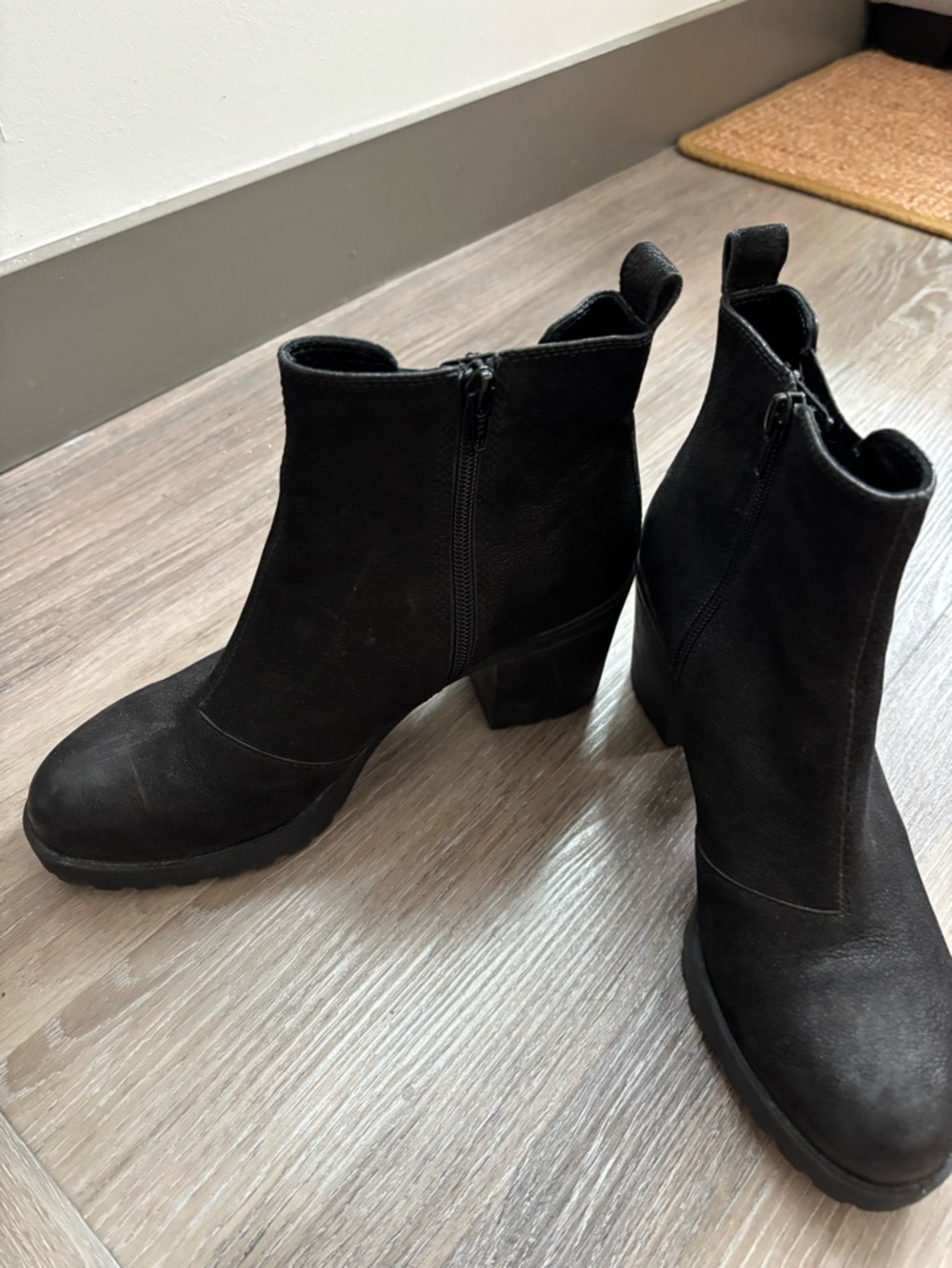 Vagabond Grace Heeled Leather Chelsea Boots - Picture 3 of 9